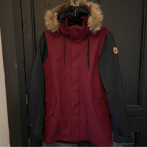 Volcom Women's Fawn Insulated Jacket, Size M, Scarlet - Picture 6 of 10